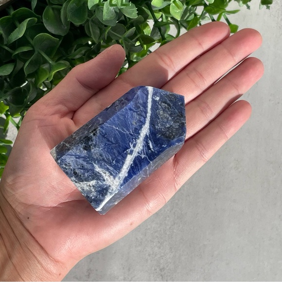 Sodalite Crystal Tower - Picture 12 of 17